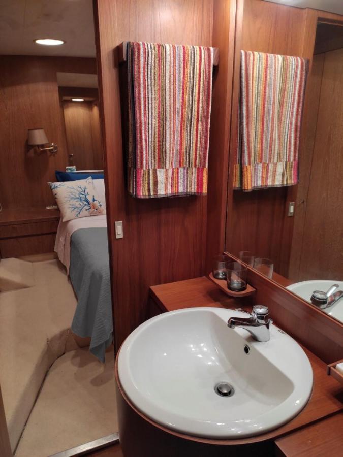 Hotel BOAT&BREAKFAST LUCRETIA, LUXURY yacht Àrbatax Exterior foto